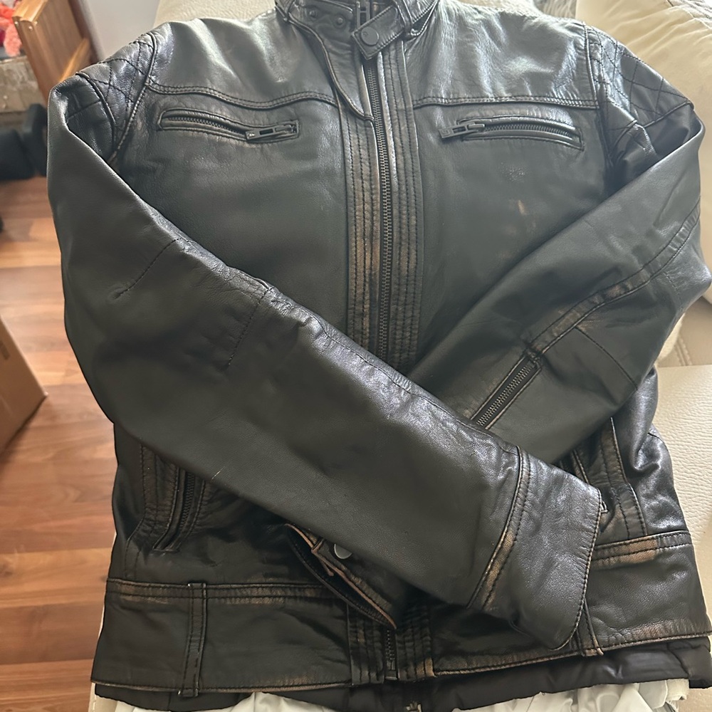 Rogue State like new distressed Men's Black Leather Jacket size L